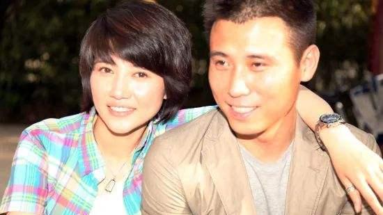 颜丙燕|49岁的8金影后颜丙燕：性情刚烈不妥协，为了拍戏甘心当不婚族？