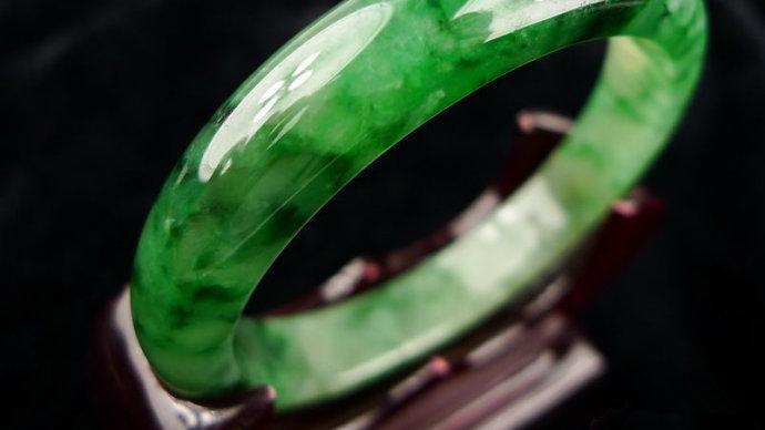 翡翠|翡翠毛货比成品价格低，为何商家却喜欢售卖，原因有两个