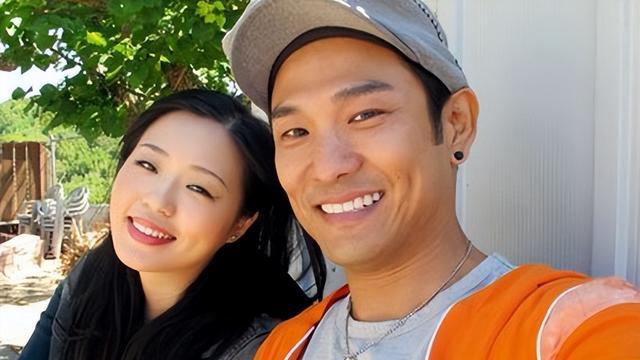 杜德伟|杜德伟妻子李晓冰，丈夫比母亲大一岁，婚后生一子，生活幸福甜蜜