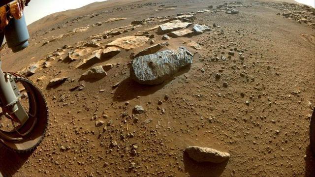 火星距离地球2亿公里，宇航员要登上火星，需要多长时间？