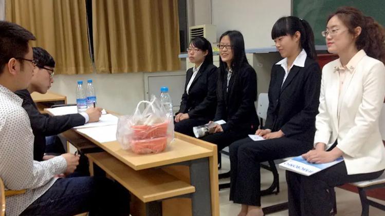 hr|演就演，自己还信了！学生冒充985上瘾，被揭穿后更有迷惑操作