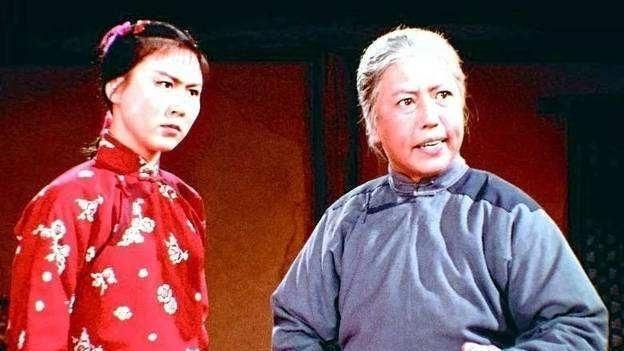 猎魔人|京剧名家高玉倩因为样板戏《红灯记》改唱老旦，这其中有心酸无奈