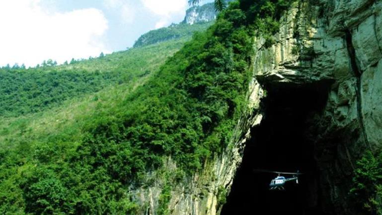 腾龙洞|湖北发现中国最大溶洞，洞高200米，长约60公里，可容纳1000万人