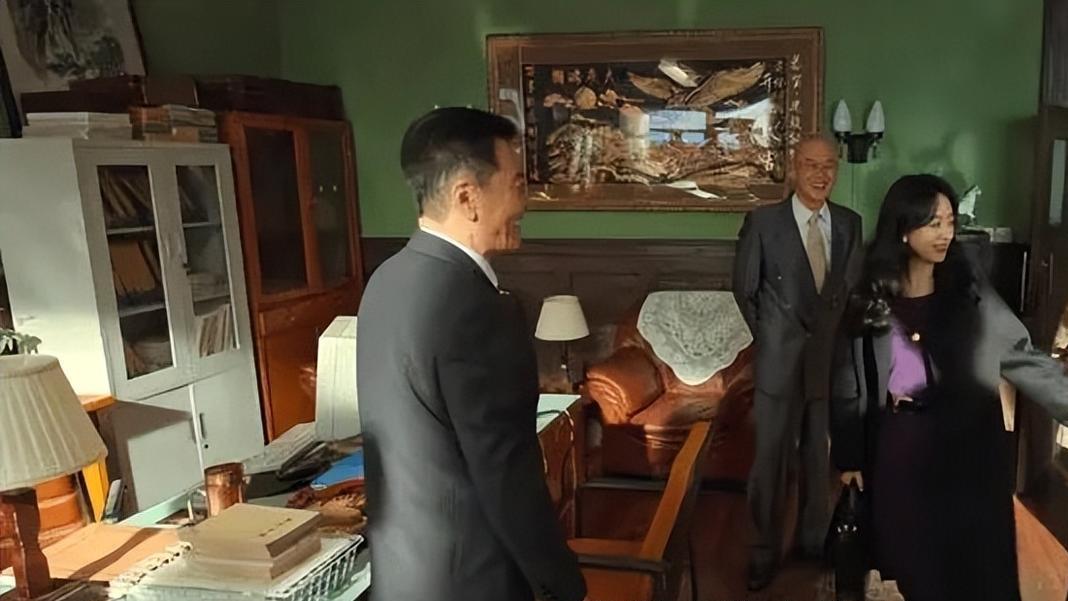 冯遇|细看《风吹半夏》发现，冯遇那么窝囊，为何大家都愿意带着他赚钱