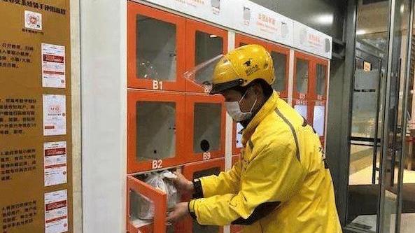 外卖小哥：哪有月入过万，都是其他骑手为了面子在吹牛！网友：太现实