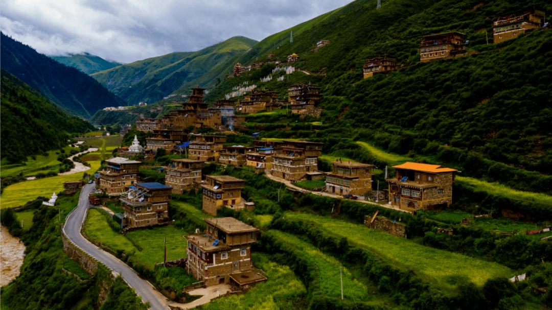 敦化|日斯满巴碉房：传说中的“藏族民居之王”。