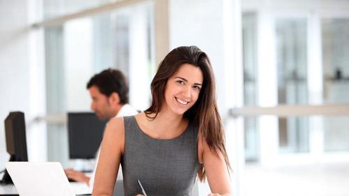 |领导安排你去外地出差，你会怎么办？