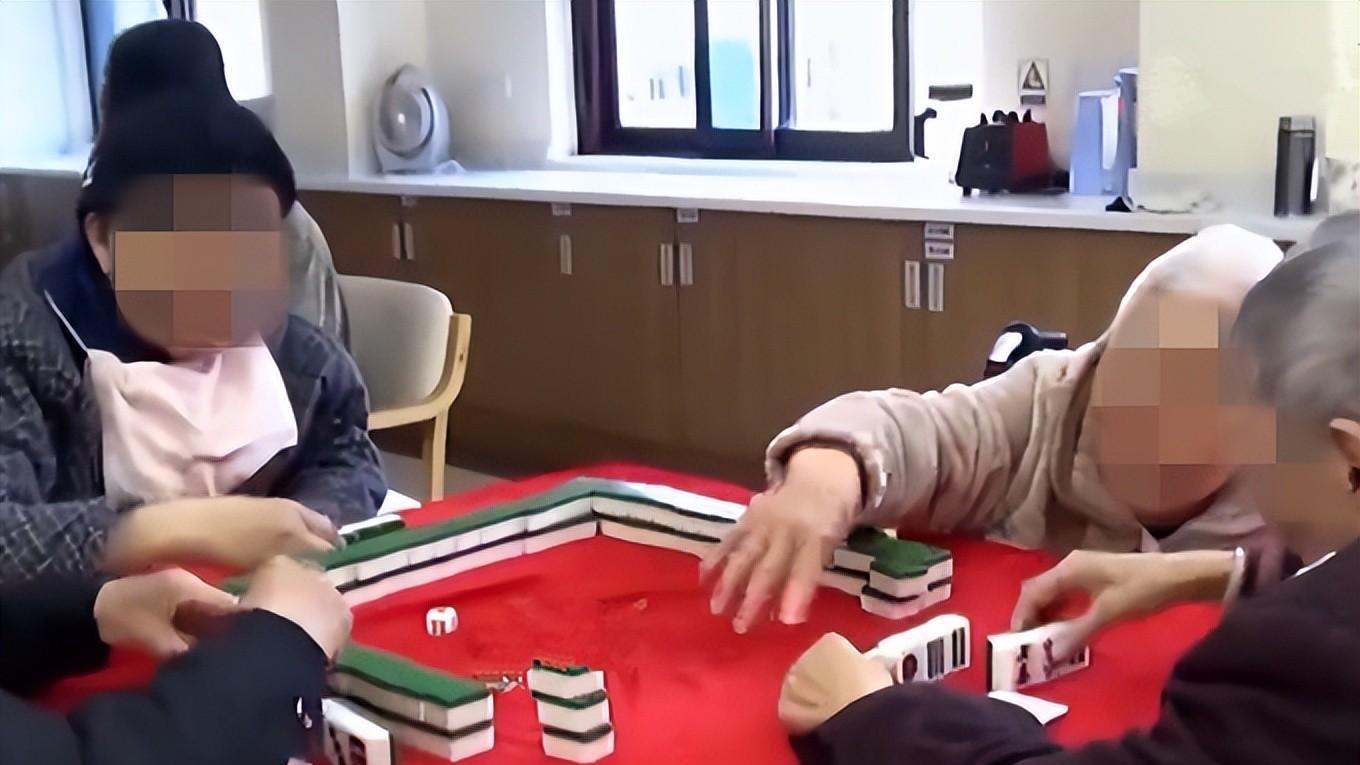 天津一养老院发生老人互殴，养老院拒绝担责：子女不能一送了之