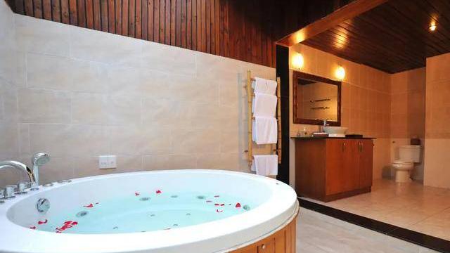 业主安装超重大浴缸，怎么办