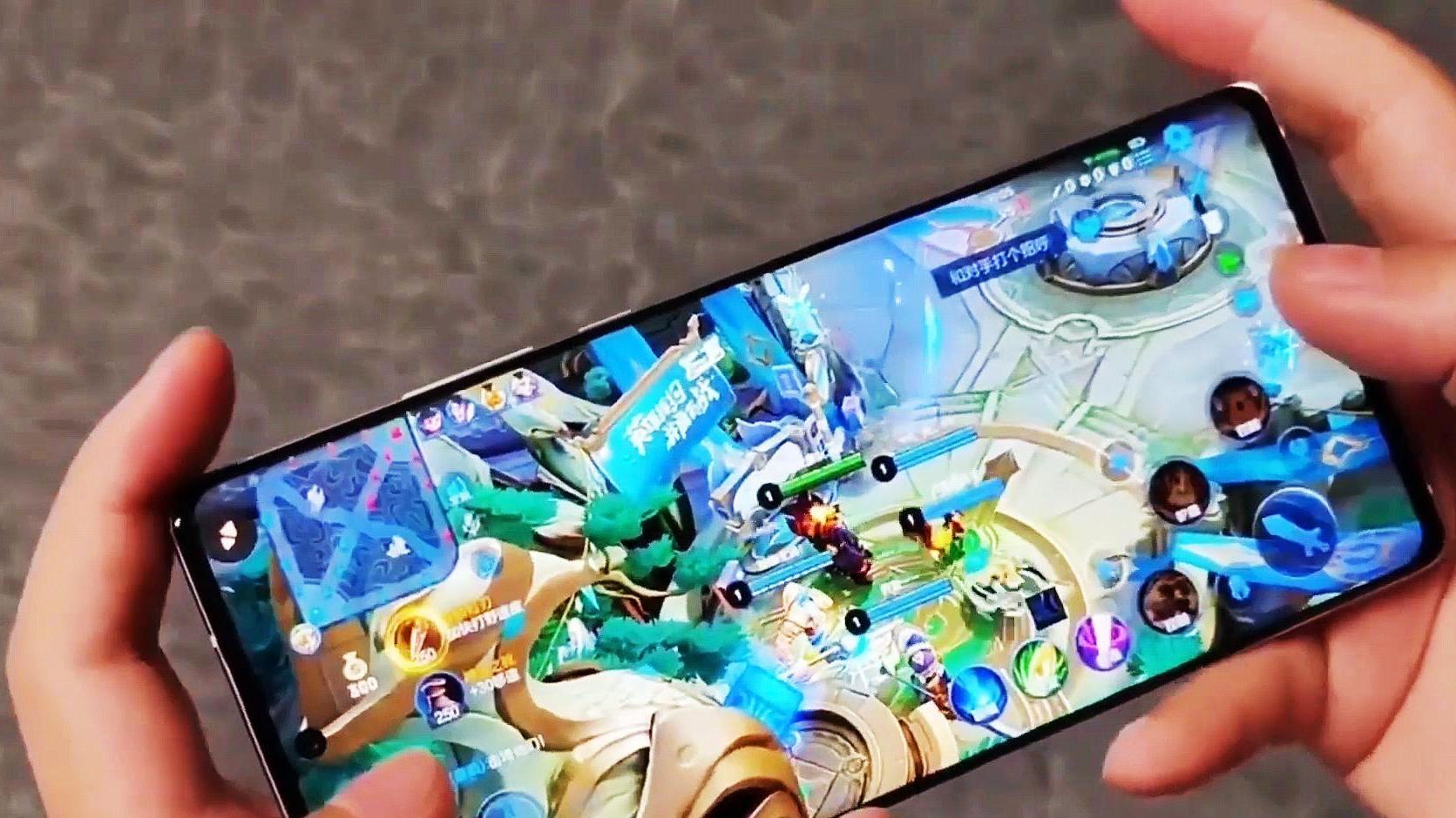 摩托罗拉|老牌厂商上演“王者归来”，2亿像素+125W快充，售价仅3499元