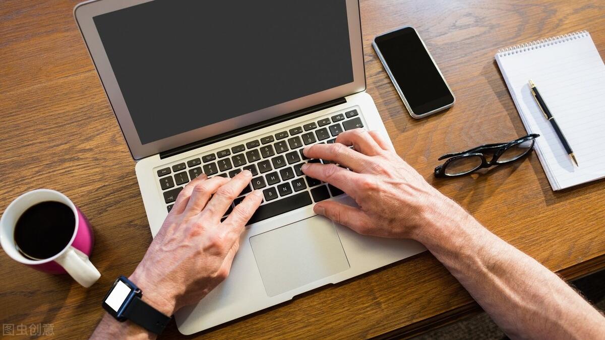 |所以买电脑一定要先对比一下，  多看一眼哪怕一一眼呢