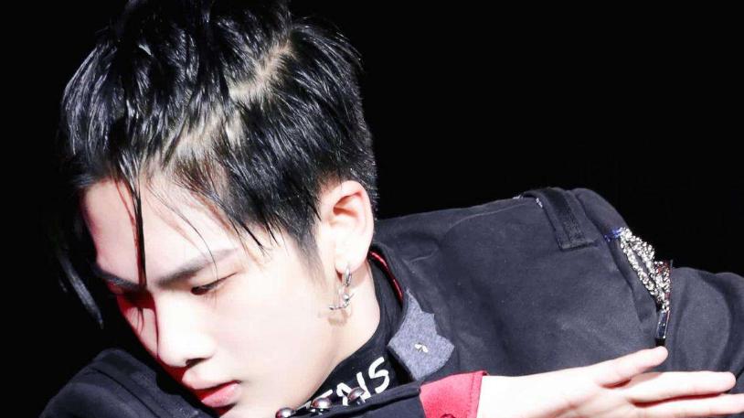 周震南|用六年换一夜成名，台上台下判若两人，周震南真是不简单的00后