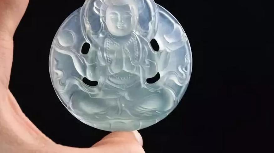 翡翠|价格有着太大的跨度，便宜的就一定是假货吗？翡翠的知识普及