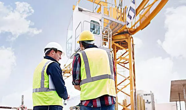 武威|工厂濒临破产，厂长借钱给工人发工资，工资到手，工人纷纷离开