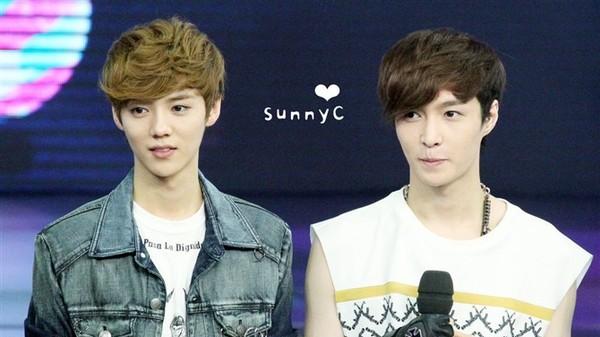 张艺兴|张艺兴在高原唱跳2个半小时，对外输出中国文化，内娱有他了不起