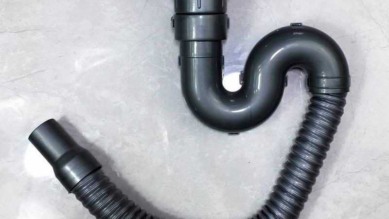 厨房焯菜用的热水为什么不能直接倒入下水道，究竟有何“坏处”！