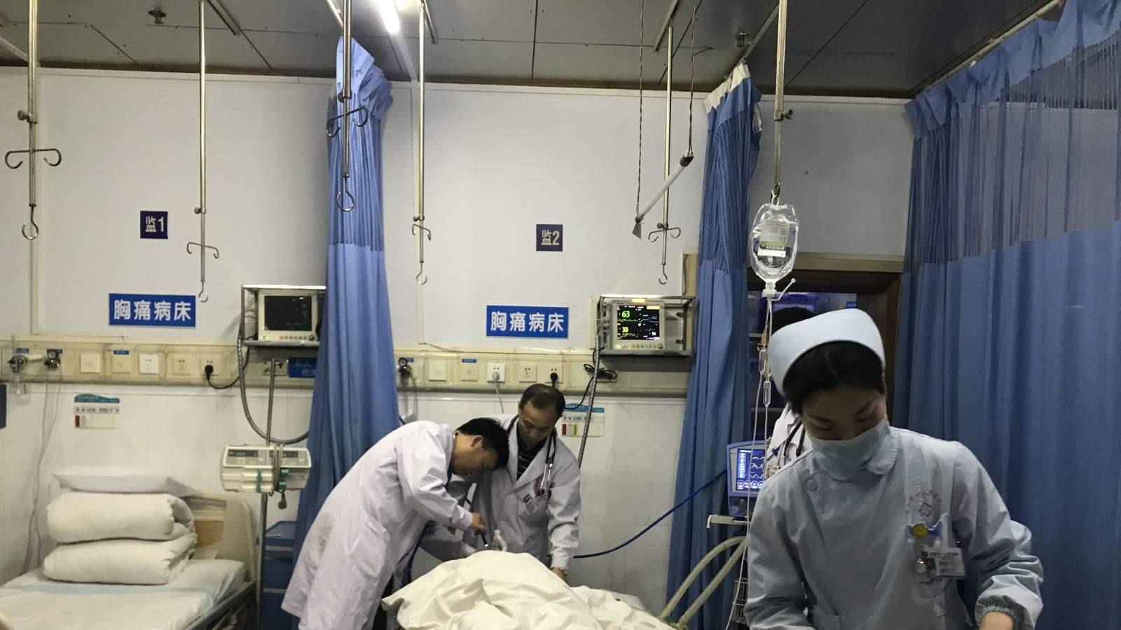 2015年，东北少年看病时心脏上发现铁针，医生：一天被扎十几万次