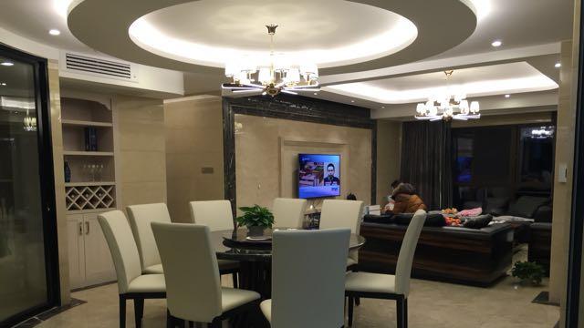 老公坚持全屋贴瓷砖，说效果相当上档次，装修完我就信了！