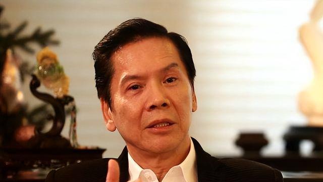 丁佩|父亲是向华强，母亲是丁佩，她低调得似隐形人，42岁依然未婚