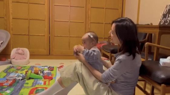 李亚鹏|李亚鹏分享妻子带娃日常，两人生活很幸福，氛围很温馨