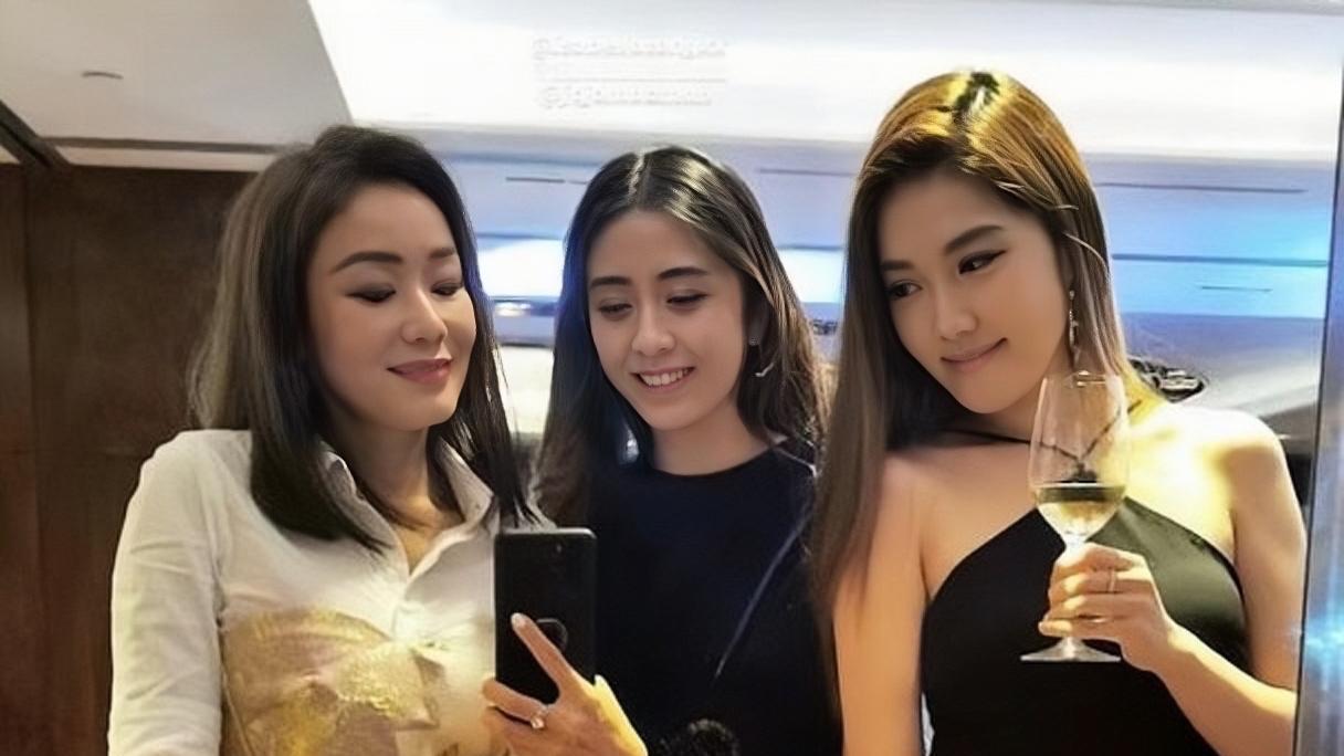 汤镇宗|香港星二代名媛聚会！身材好气质佳不说，主要是一家人全是高颜值