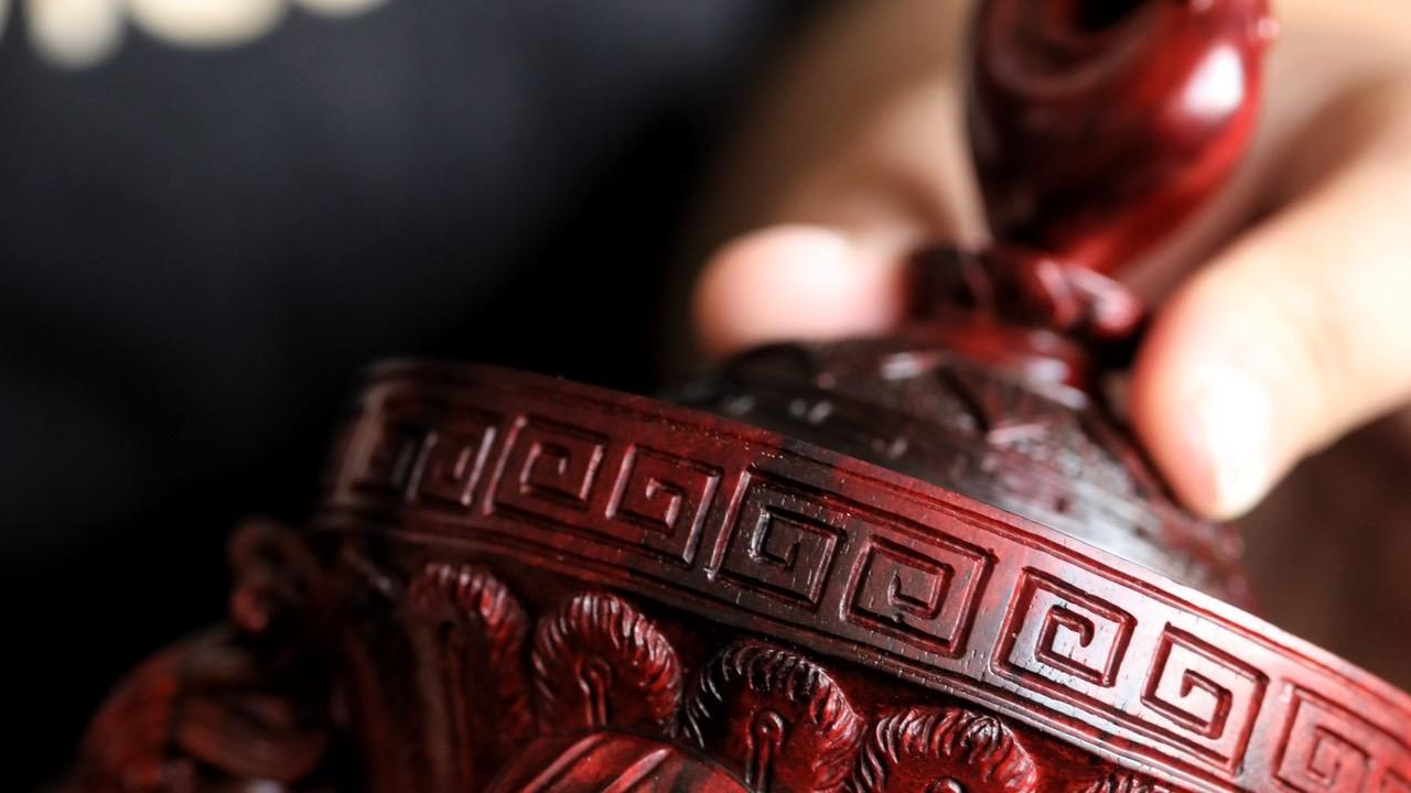 小叶紫檀|仿青铜古器，小叶紫檀，孔雀宝瓶