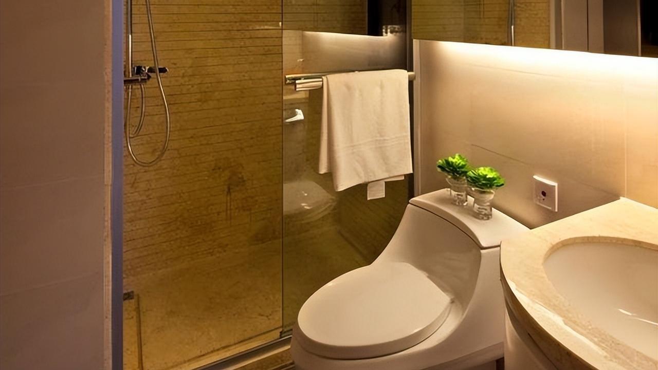 淋浴房别再装挡水条了，现在都装这种代替，排水速度快一倍