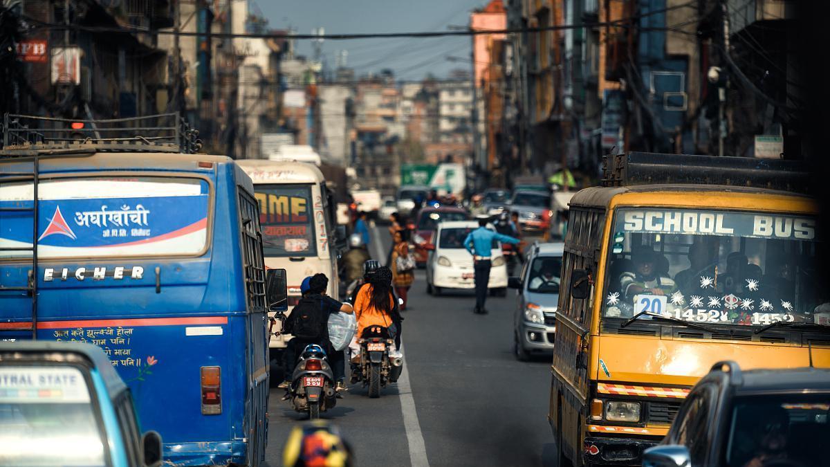 |拿着1万元人民币去尼泊尔旅游，能在那生活多久？