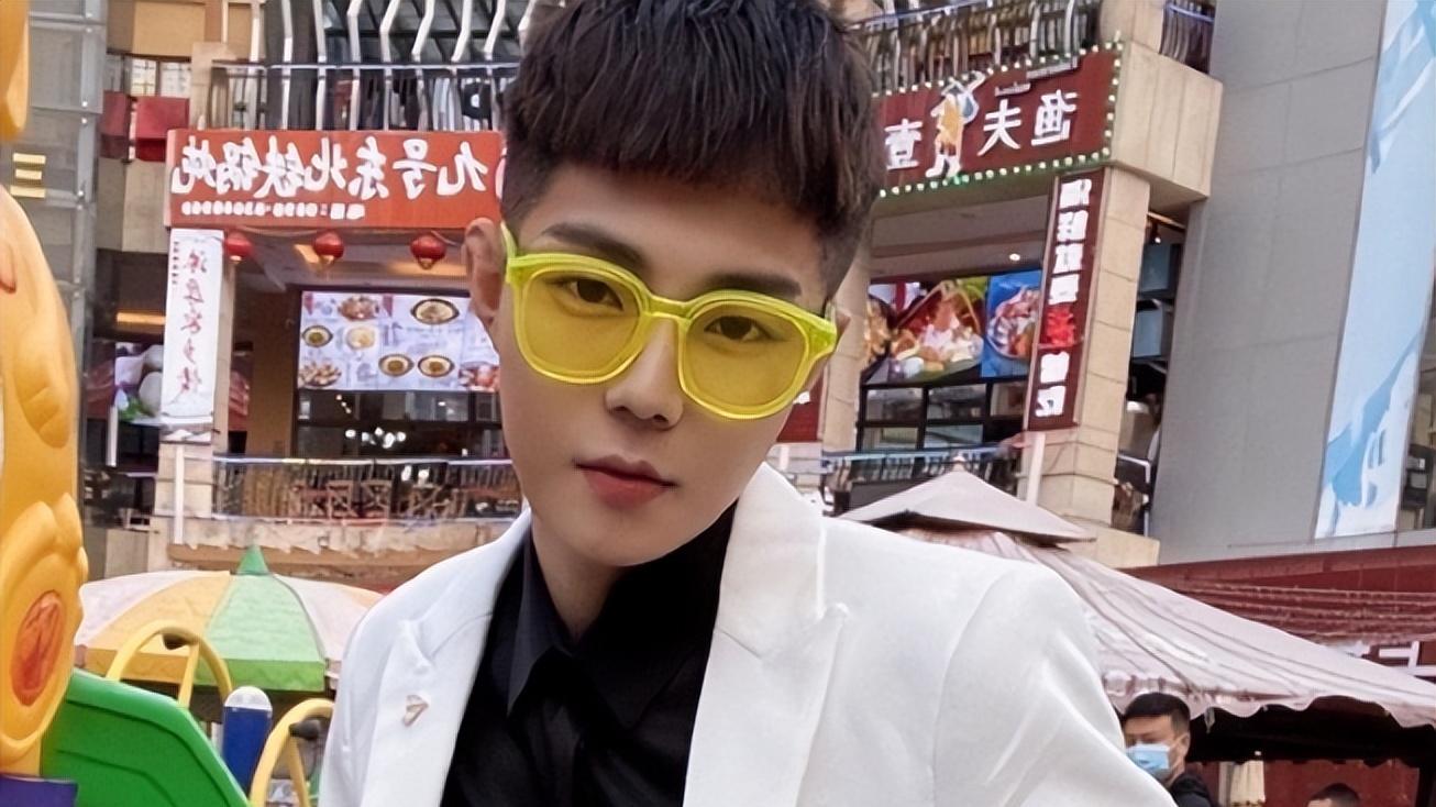 |身高178、体重98，网红高迪自嘲“细狗”，因粉丝调侃，决心增肥