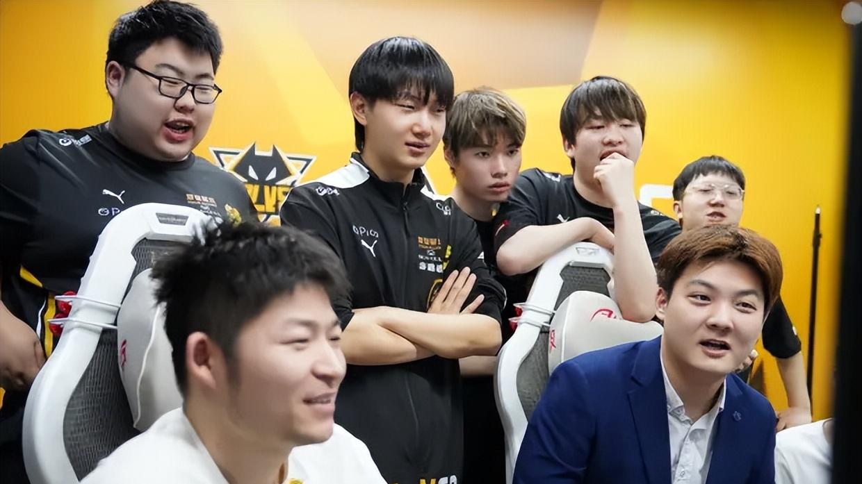 徐州|KPL职业选手直播收入曝光，花海断层碾压，狼队加起来都比不上