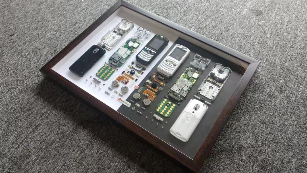 徐新|古董手机“装裱”收藏成风，几十元的旧手机身价翻了十倍