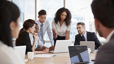 小红帽|面对职场情绪波动，你该如何应对？