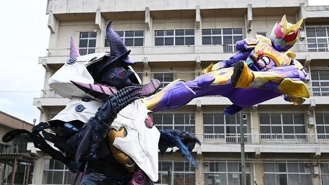 假面骑士利维斯|假面骑士利维斯：新帝蒙斯出现，欧鲁特加身份揭开，和不死鸟有仇