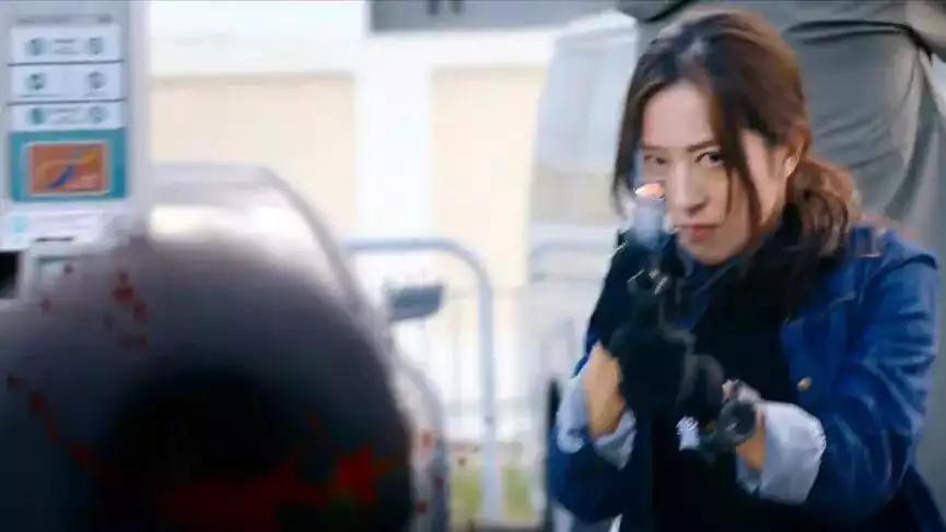 唐诗咏|41岁唐诗咏有新恋情？为好友庆生似足女主人，动作亲昵惹关注