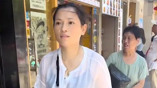 江西一妻子和丈夫吵架5天不说话，看妻子手中一物，丈夫五味杂陈