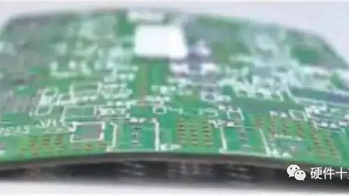 为什么PCB说弯就弯了？?