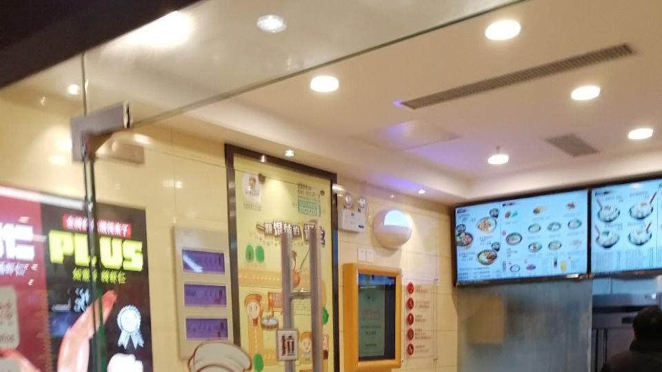 香港|表弟要借钱提前还房贷，按每年4%的利息三年内还我本息，借吗？