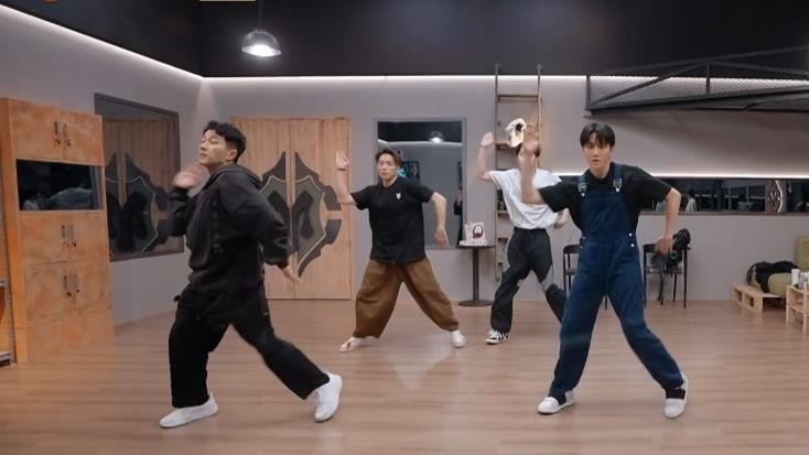 刘恺威|陈小春、张智霖无奈选择丢卒保车，刘恺威出现错觉，又惨又好笑