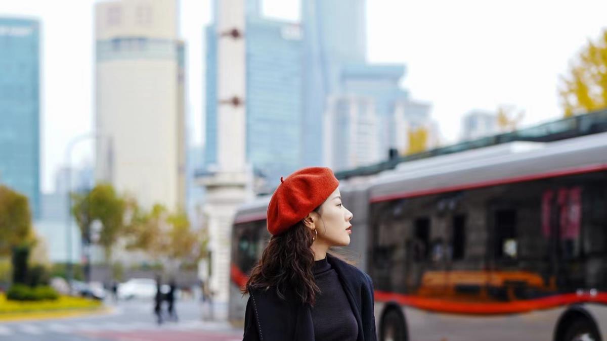 运动减肥 冬季穿衣头顶别再“光秃秃”，时髦女人都爱戴贝雷帽，洋气保暖