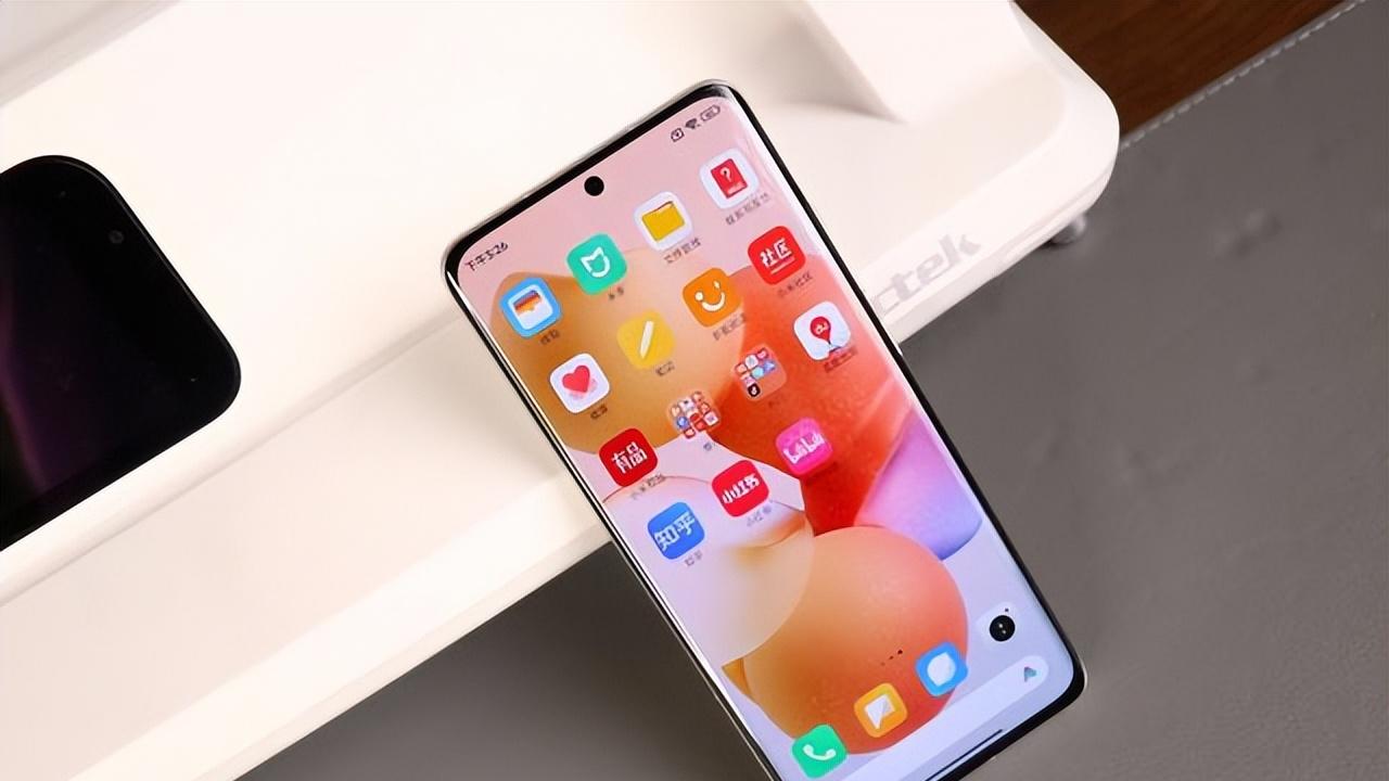 幸福来得太突然，小米12S系列全系跌至新低，还买什么iPhone14