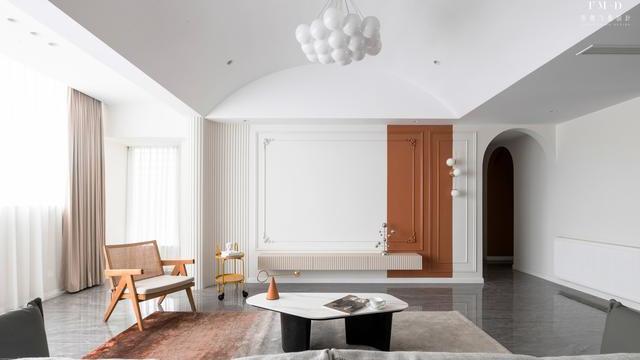 130毛坯，半包11万做6处改动，沙发后砌地台，居住舒适感飙升！