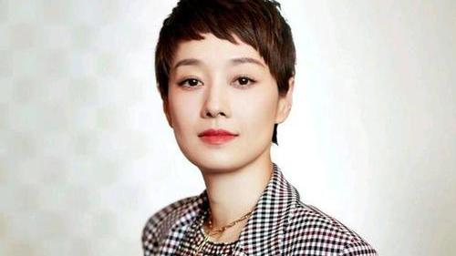 发型 女人到了四五十岁尽量别留长发！试试这3款发型，气质又减龄