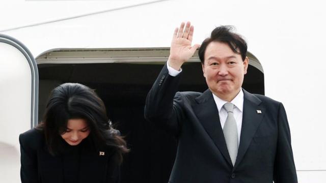 韩国|韩国第一夫人脸垮了，整容硅胶脸成功抢镜，抵不住外媒高清镜头