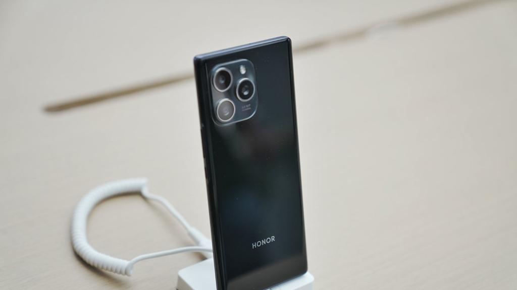 荣耀|荣耀60 SE开启预售 搭载天玑900，120Hz双曲面屏，66W快充