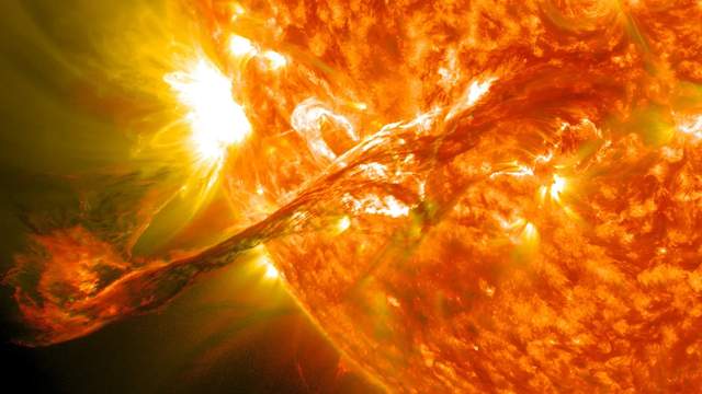 科学家预测：2023年可能爆发超强太阳风暴，人类生存几率是多大？