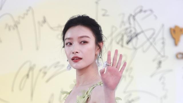 洪金宝|倪妮和舒淇像吗？她俩明明脸蛋长得不美，为啥能成为一线明星？