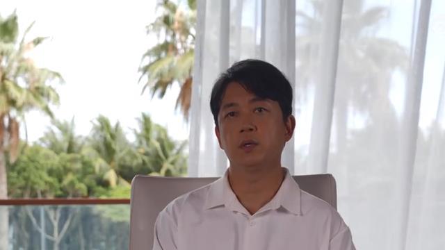 潘粤明|潘粤明：接受央视专访，承认年龄焦虑坦言“毕竟岁数越来越大了”