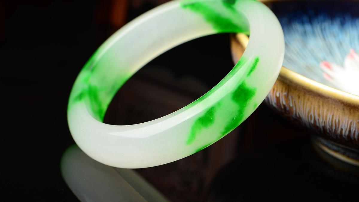 翡翠|天天鉴宝“暴雷”，文玩电商还是一门好生意吗