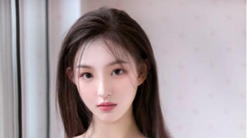 女邻居回家奔丧，让我帮她照顾鱼儿，意外和她发生一段美好情缘