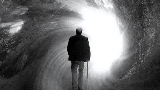 即将死亡的刹那，人清楚自己要离开人世吗？看看医学专家的回答